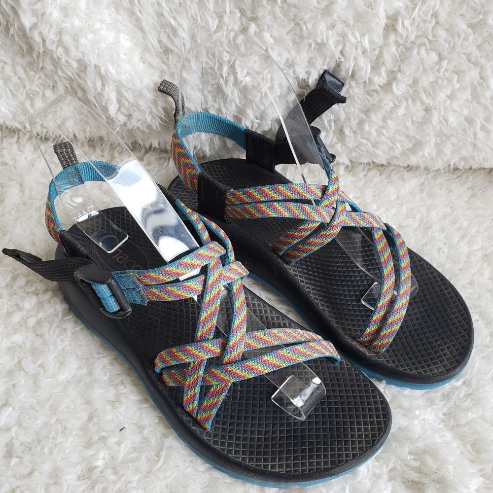 Chaco Rainbow Strap Sandals Youth‎ size 4
